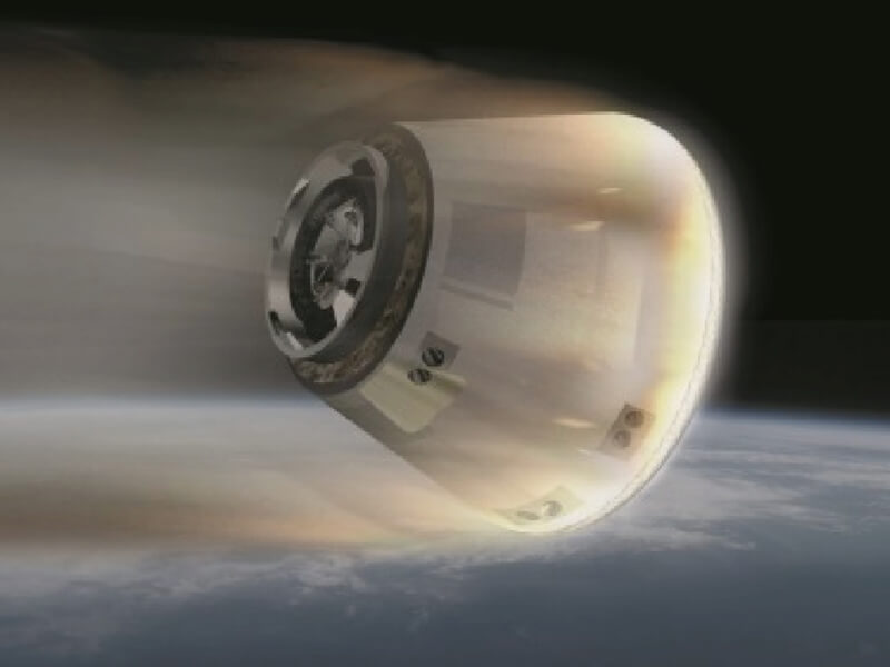  Image de la petite capsule de récupération  qui pénètre dans l’atmosphère terrestre(fournie par JAXA)